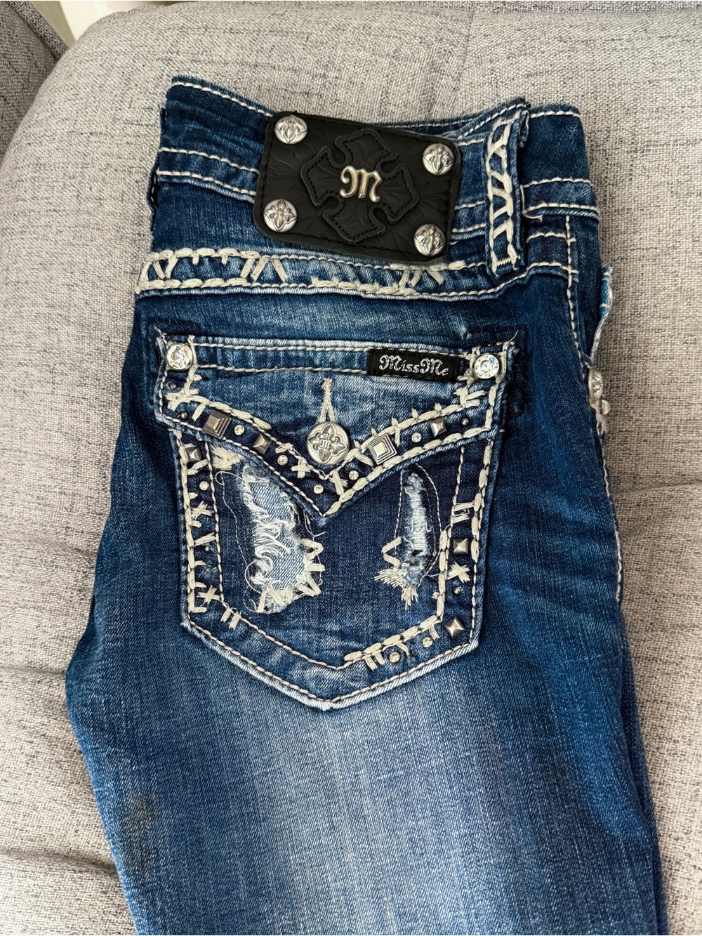Miss Me Blue Jeans size 26 Skinny Y2k Embellished Rhinestone Distressed Pockets - Picture 5 of 10